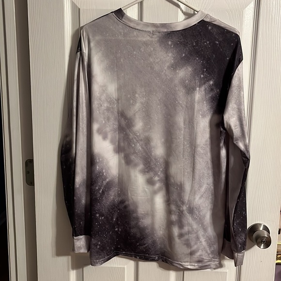 Rainbow Tie Dye Soft Galaxy Top size XL 🌌 - Picture 7 of 9